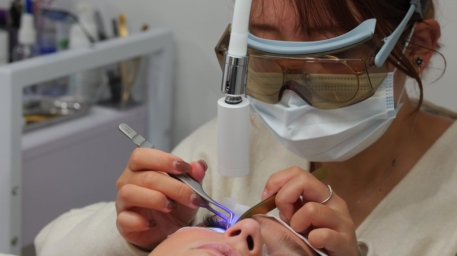 LED eyelash extensions in Crows Nest Sydney at Lashes in Nest